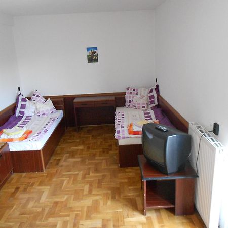 Peregrino Panzio Bed & Breakfast Budaors Phòng bức ảnh