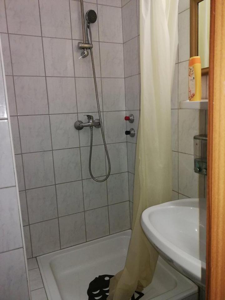 Peregrino Panzio Bed & Breakfast Budaors Ngoại thất bức ảnh