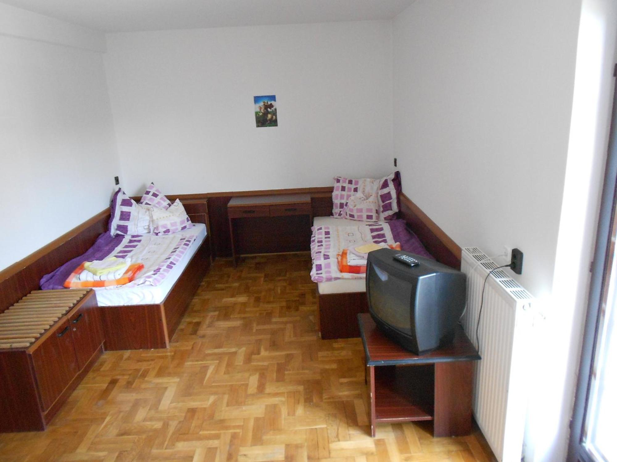 Peregrino Panzio Bed & Breakfast Budaors Phòng bức ảnh