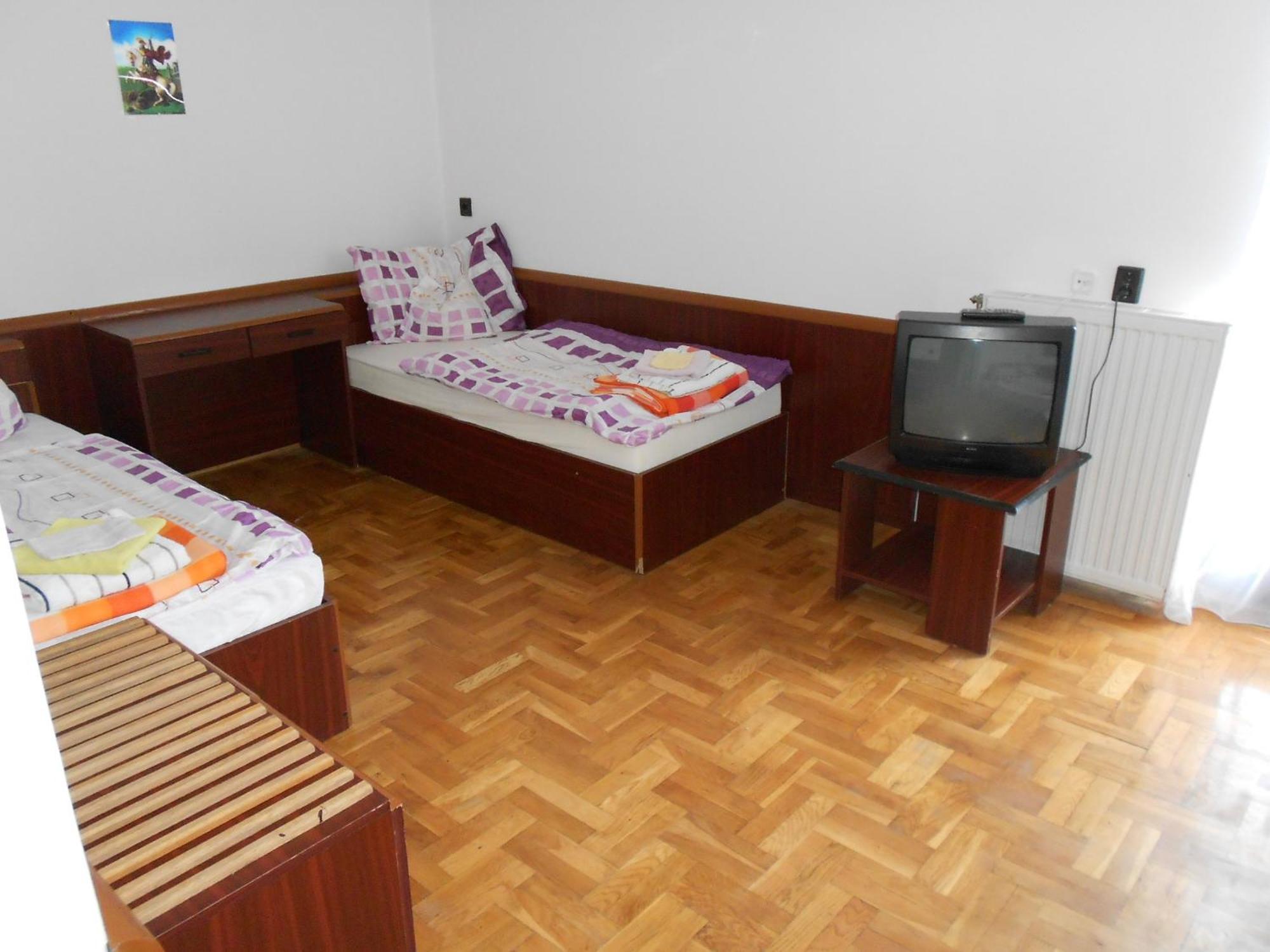 Peregrino Panzio Bed & Breakfast Budaors Phòng bức ảnh
