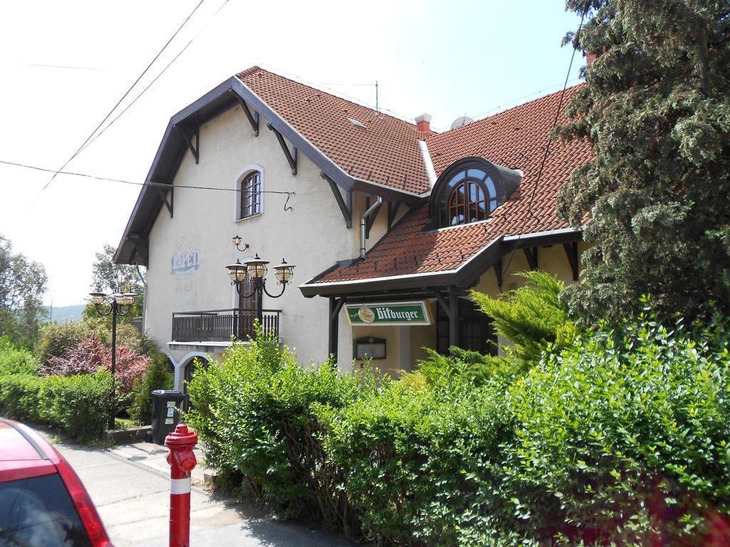 Peregrino Panzio Bed & Breakfast Budaors Ngoại thất bức ảnh