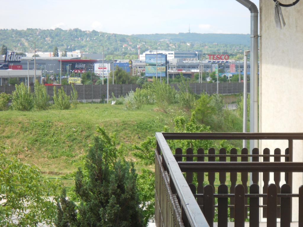 Peregrino Panzio Bed & Breakfast Budaors Ngoại thất bức ảnh