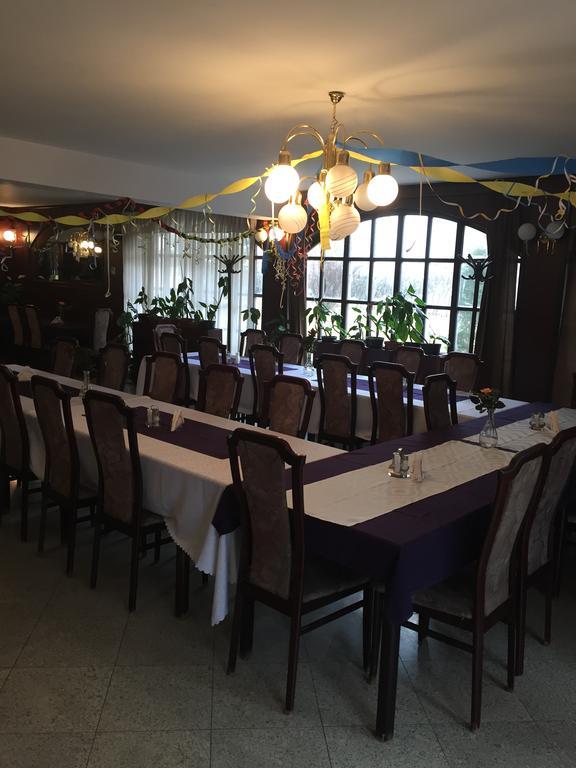 Peregrino Panzio Bed & Breakfast Budaors Ngoại thất bức ảnh