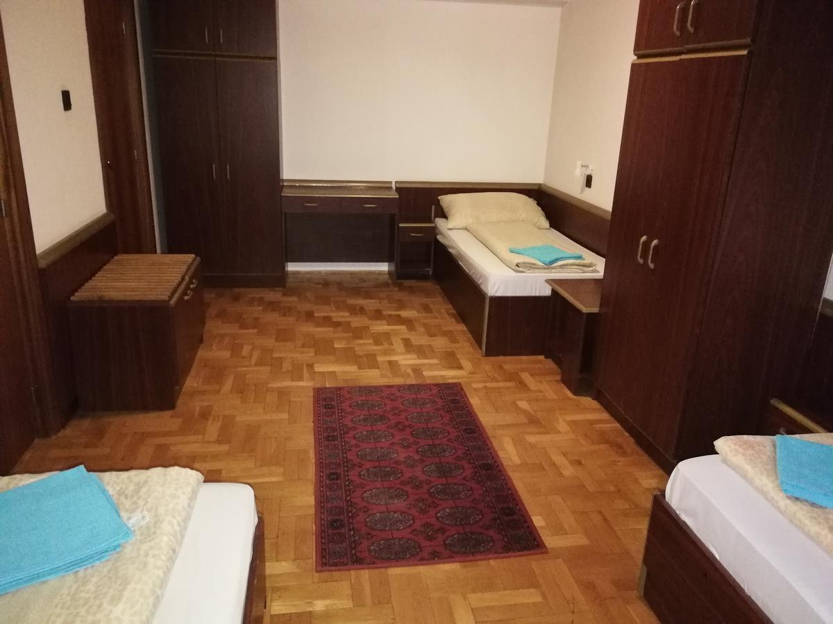 Peregrino Panzio Bed & Breakfast Budaors Ngoại thất bức ảnh