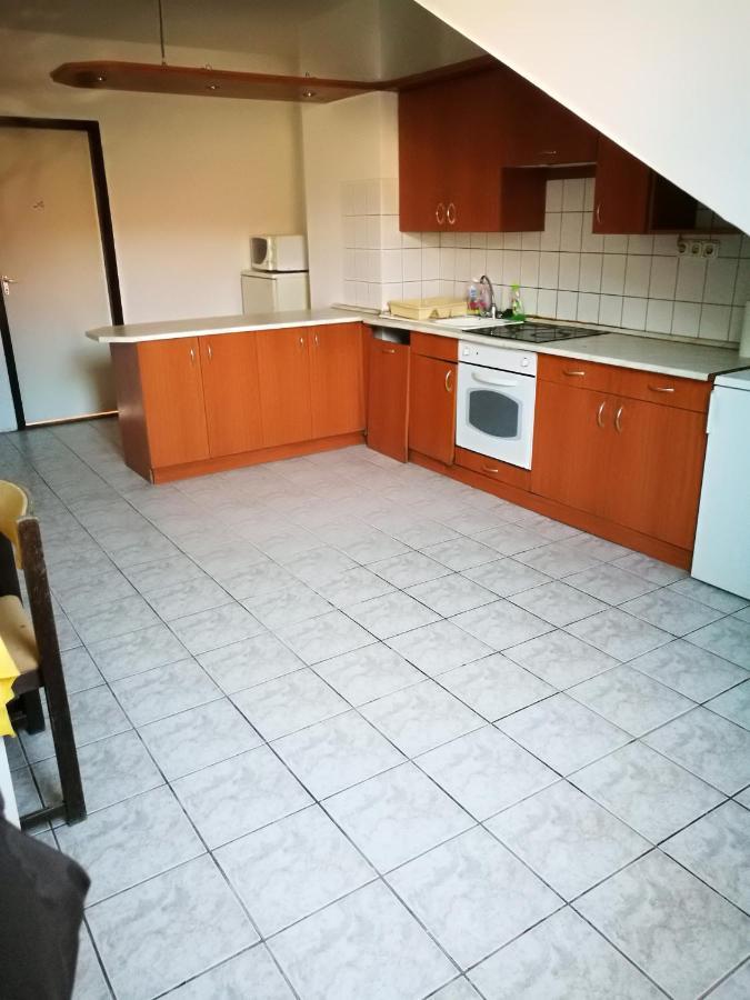 Peregrino Panzio Bed & Breakfast Budaors Ngoại thất bức ảnh